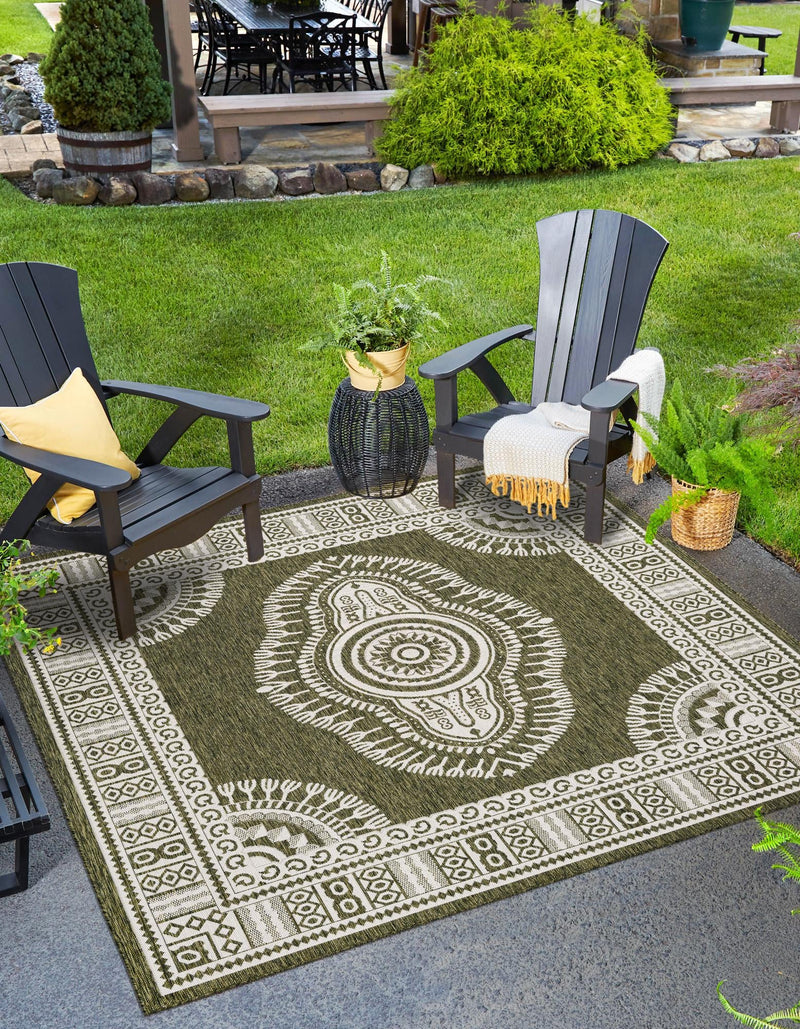 Patio Heritage Collection Area Rug -  Biloxi Square Green  lifestyle 52