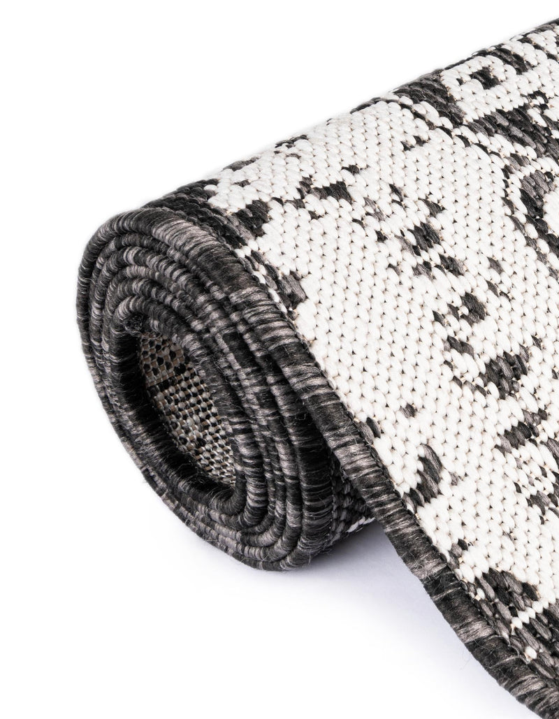 Patio Heritage Collection Area Rug -  Lafayette (Black and White) Round Black and White  lifestyle 51