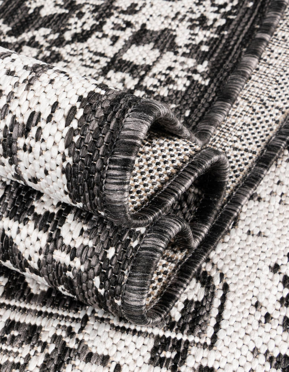 Patio Heritage Collection Area Rug -  Lafayette (Black and White) Round Black and White  lifestyle 52