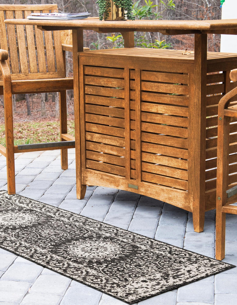 Patio Heritage Collection Area Rug -  Lafayette (Black and White) Runner Black and White  lifestyle 26