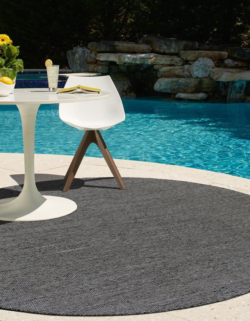 Jill Zarin Malibu Sands Outdoor Collection Area Rug - Pebble (Black Sky) Round Black Sky  lifestyle 22