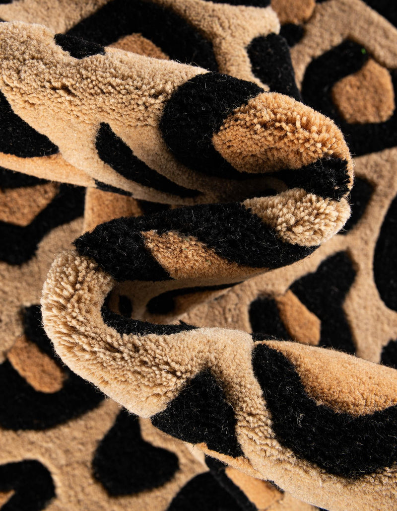 Hand Tufted Savannah Collection Area Rug - Serengeti Rectangle Beige and Black  lifestyle 10