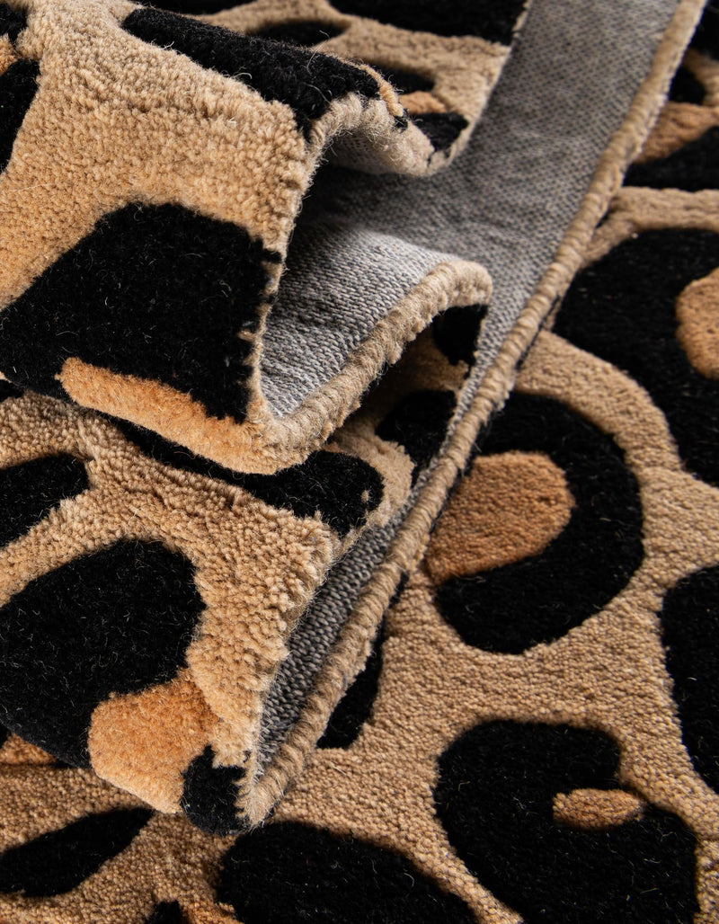 Hand Tufted Savannah Collection Area Rug - Serengeti Rectangle Beige and Black  lifestyle 15