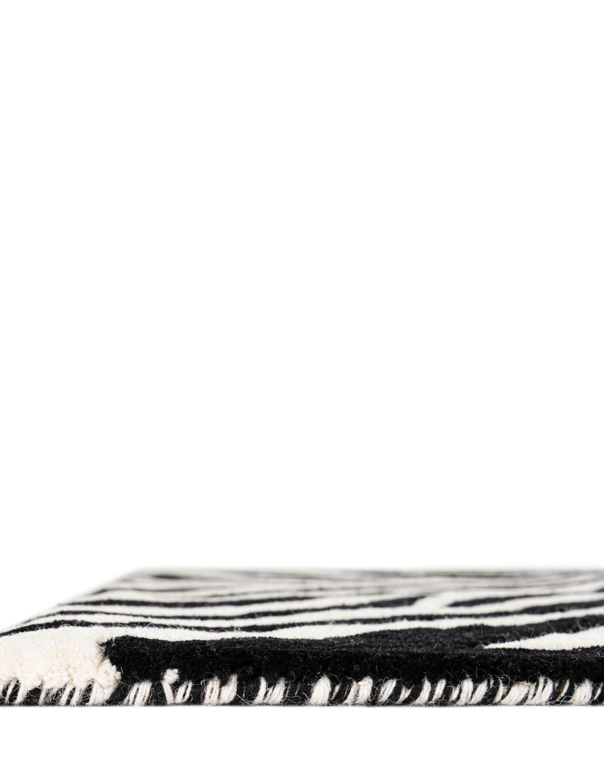Hand Tufted Savannah Collection Area Rug -  Kalahari Rectangle Black and White  lifestyle 4