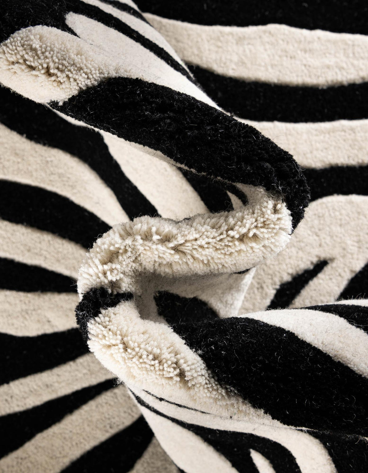 Hand Tufted Savannah Collection Area Rug -  Kalahari Rectangle Black and White  lifestyle 5