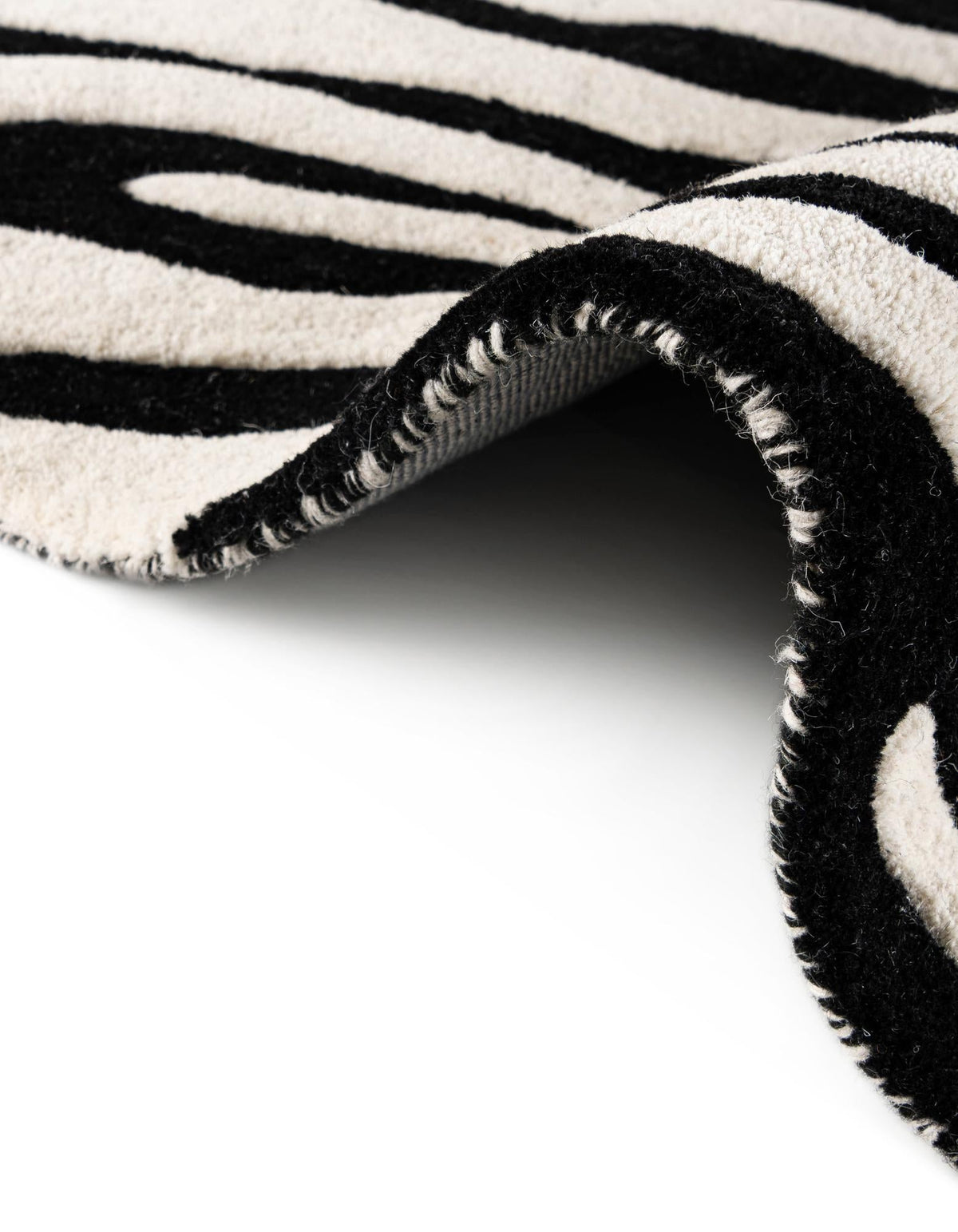 Hand Tufted Savannah Collection Area Rug -  Kalahari Rectangle Black and White  lifestyle 7