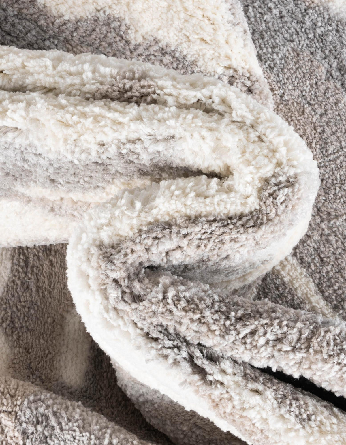 Sienna Collection Area Rug -  Veneto Rectangle Cloud Gray  lifestyle 10