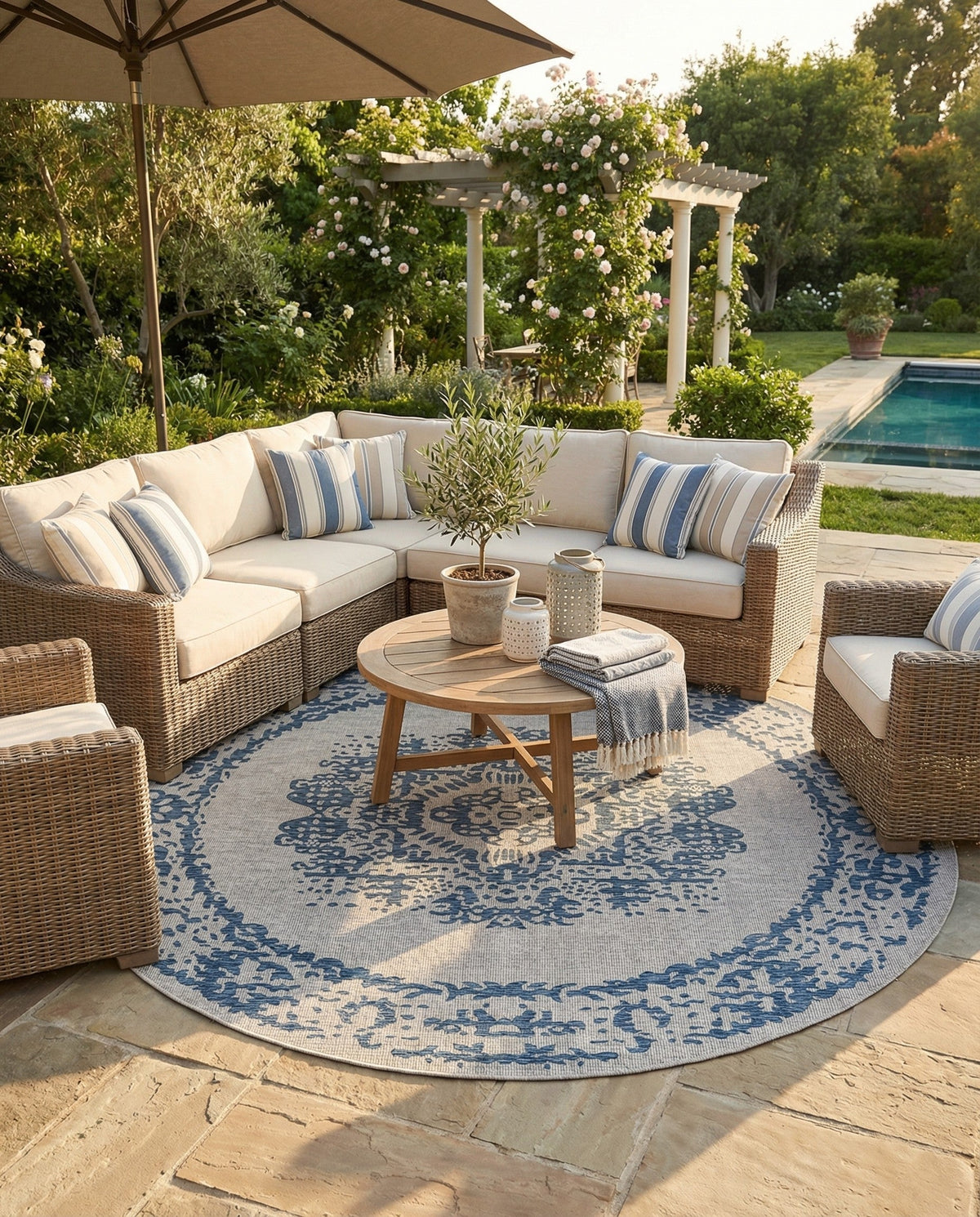 Patio Heritage Collection Area Rug - Savannah (Blue) Round Blue  lifestyle 120