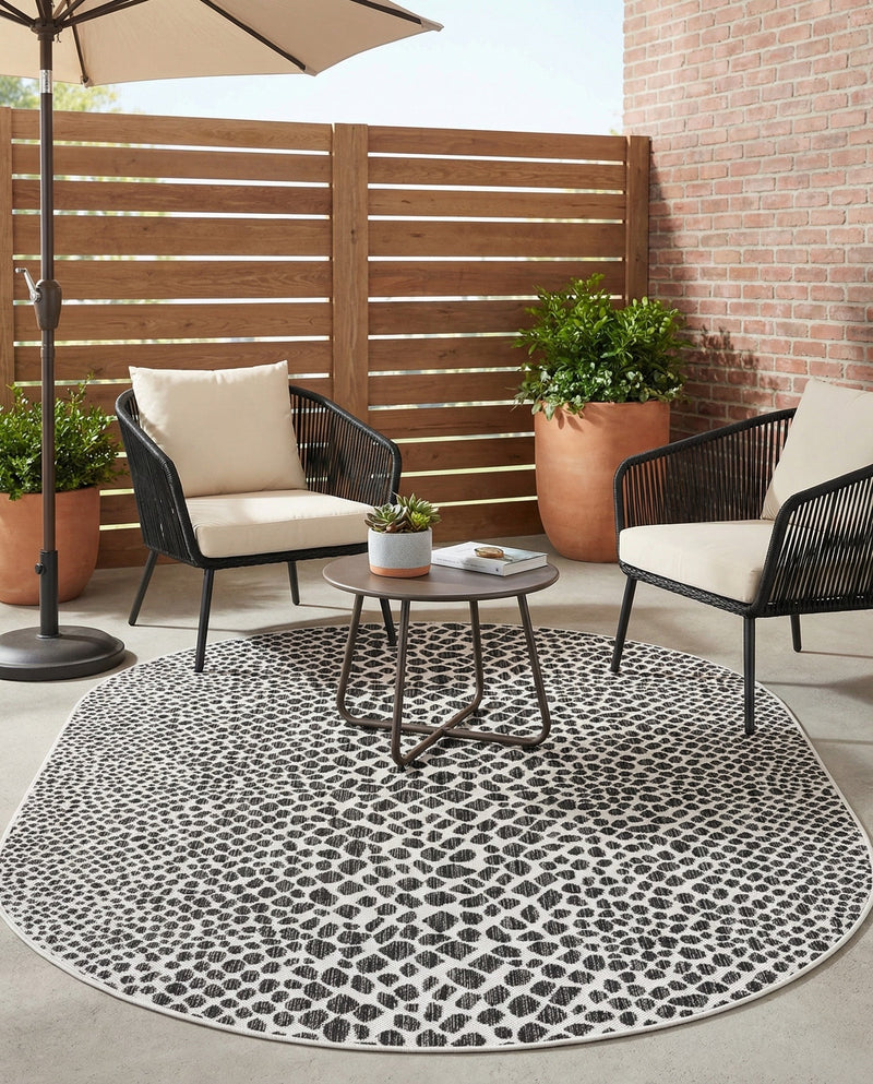 Urban Oasis Rugs Collection Area Rug -  Terrace (Black) Oval Black  lifestyle 64