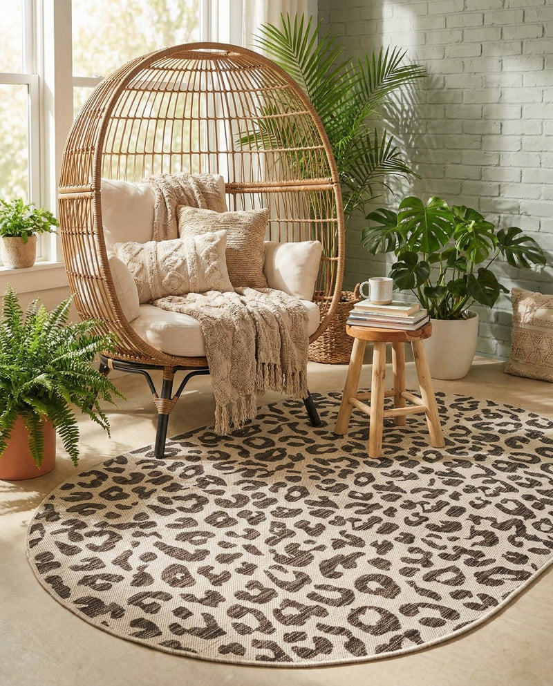 Savannah Escape Collection Area Rug -  Amazon (Light Gray) Oval Light Gray  lifestyle 88