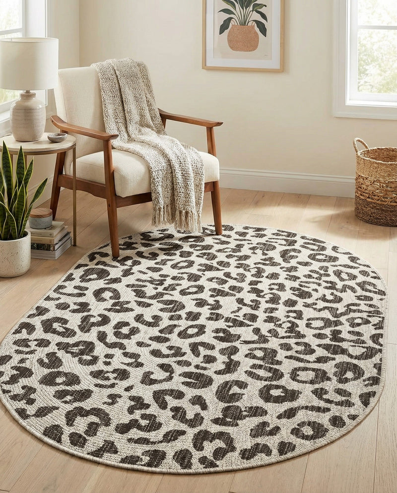 Savannah Escape Collection Area Rug -  Amazon (Light Gray) Oval Light Gray  lifestyle 30