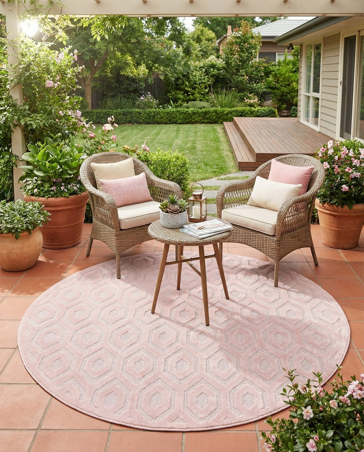 Garden Lattice Charm Collection Area Rug - Arbor (Pink) Round Pink  lifestyle 51