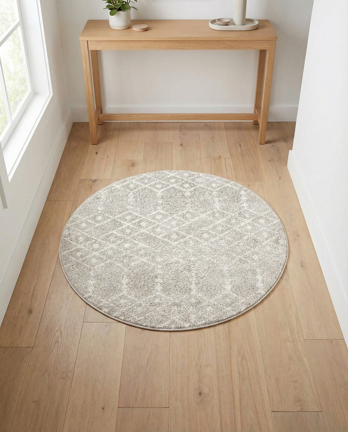 Marrakesh Lattice Collection Area Rug - Casablanca (Light Gray) Round Light Gray  lifestyle 83