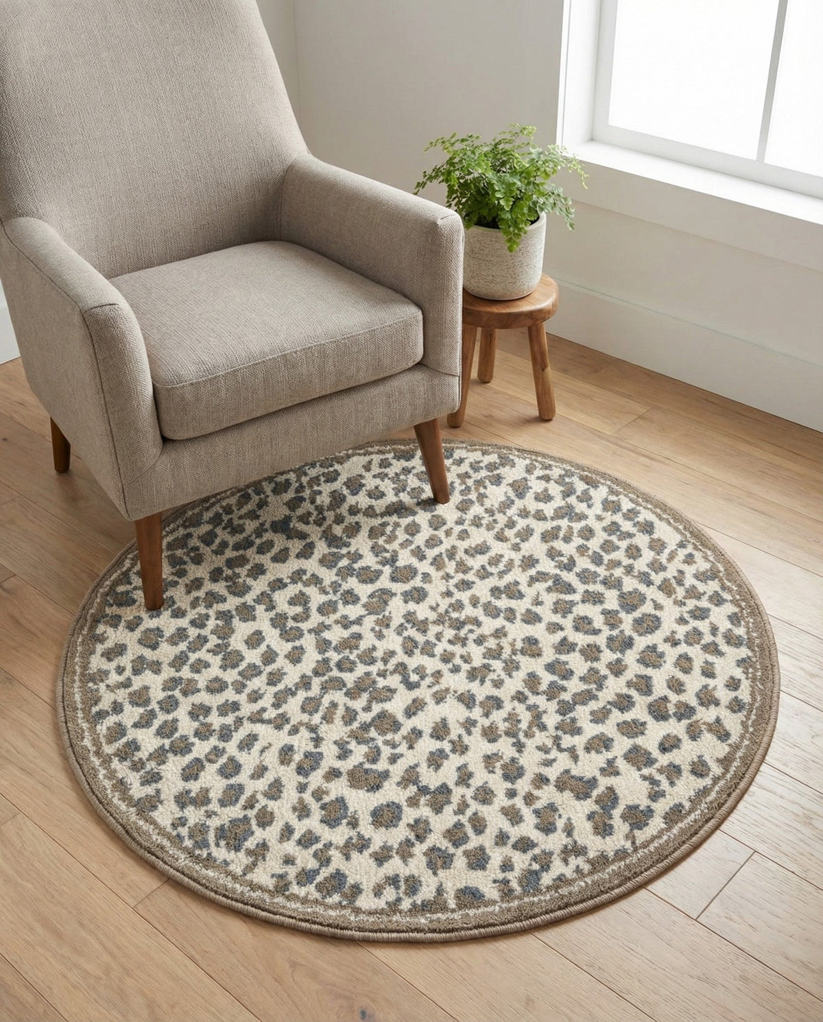Savannah Sojourn Collection Area Rug - Serengeti Round Brown  lifestyle 154