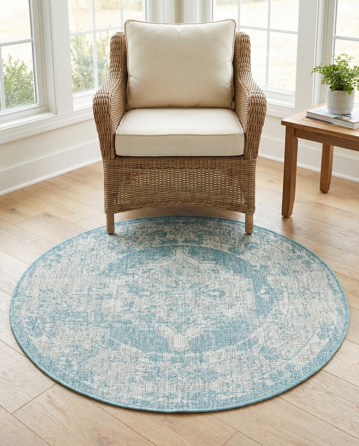 Patio Heritage Collection Area Rug -  Augusta (Aqua) Round Aqua  lifestyle 103