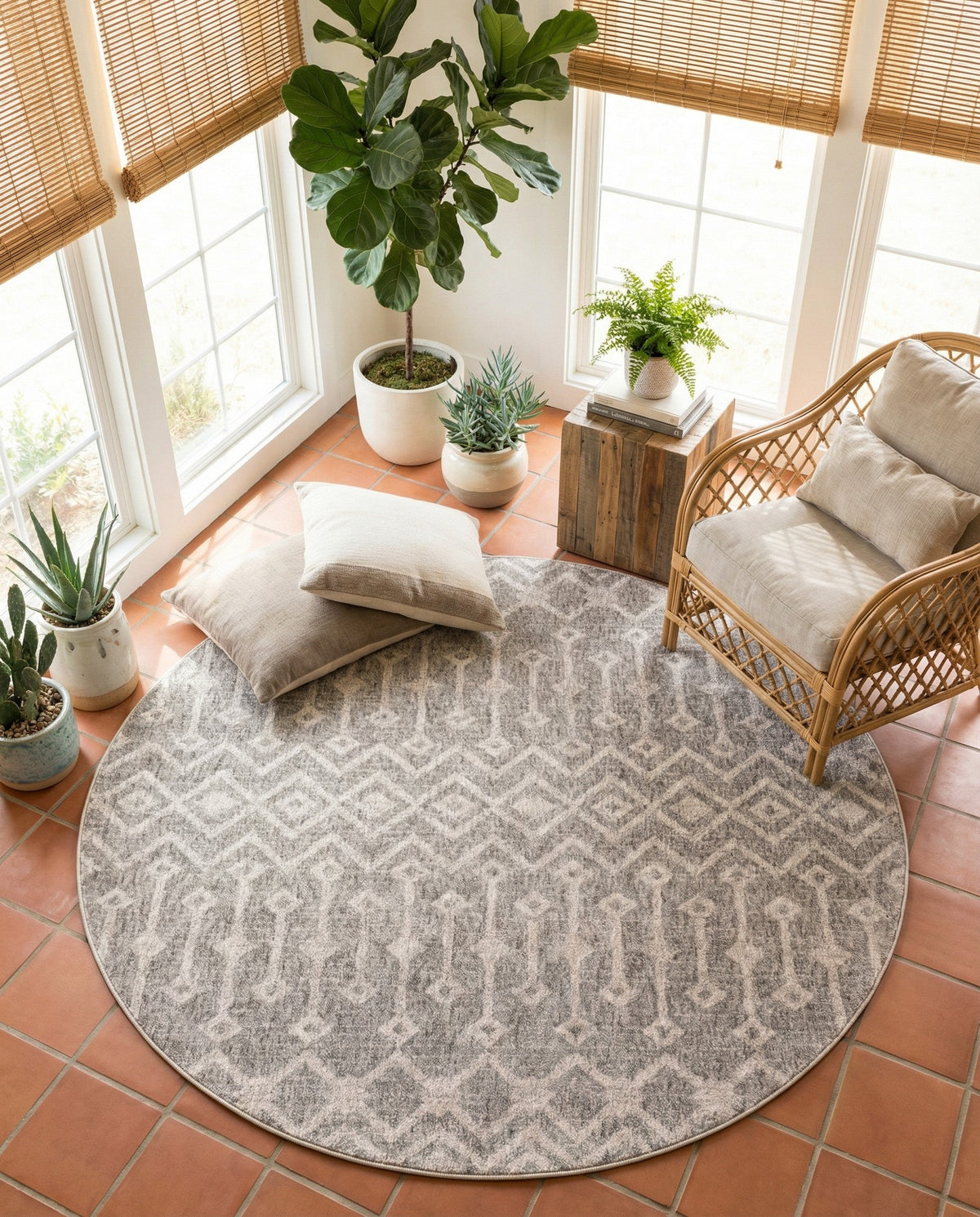 Geo Garden Lattice Collection Area Rug -  Andalusia Round Gray  lifestyle 130