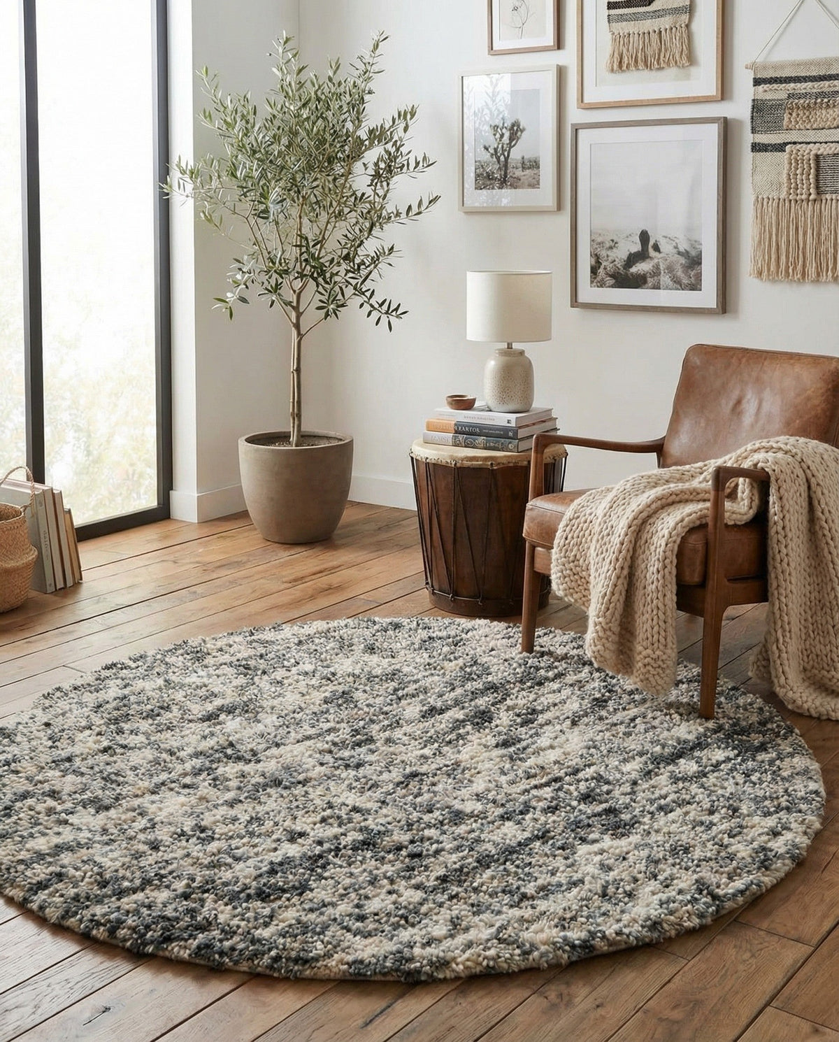 Wellington Luxe Shag Collection Area Rug - Kapiti Round Salt and Pepper  lifestyle 136