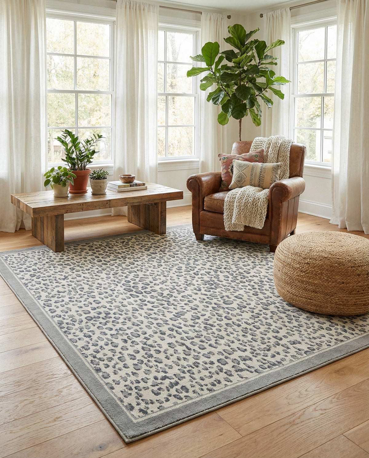 Savannah Sojourn Collection Area Rug - Serengeti Square Gray  lifestyle 146