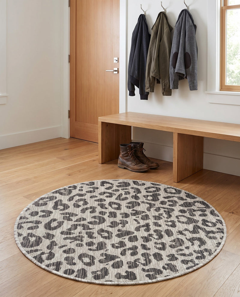 Savannah Escape Collection Area Rug -  Amazon (Light Gray) Round Light Gray  lifestyle 82