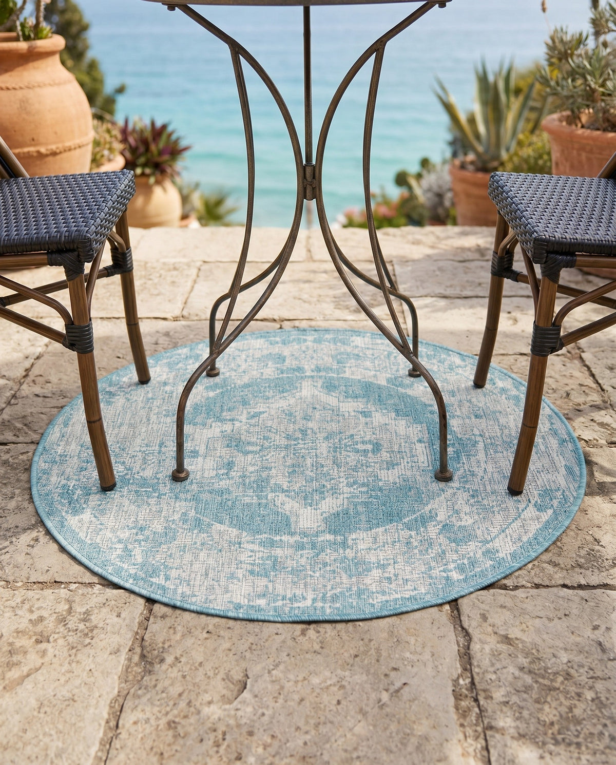 Patio Heritage Collection Area Rug -  Augusta (Aqua) Round Aqua  lifestyle 106