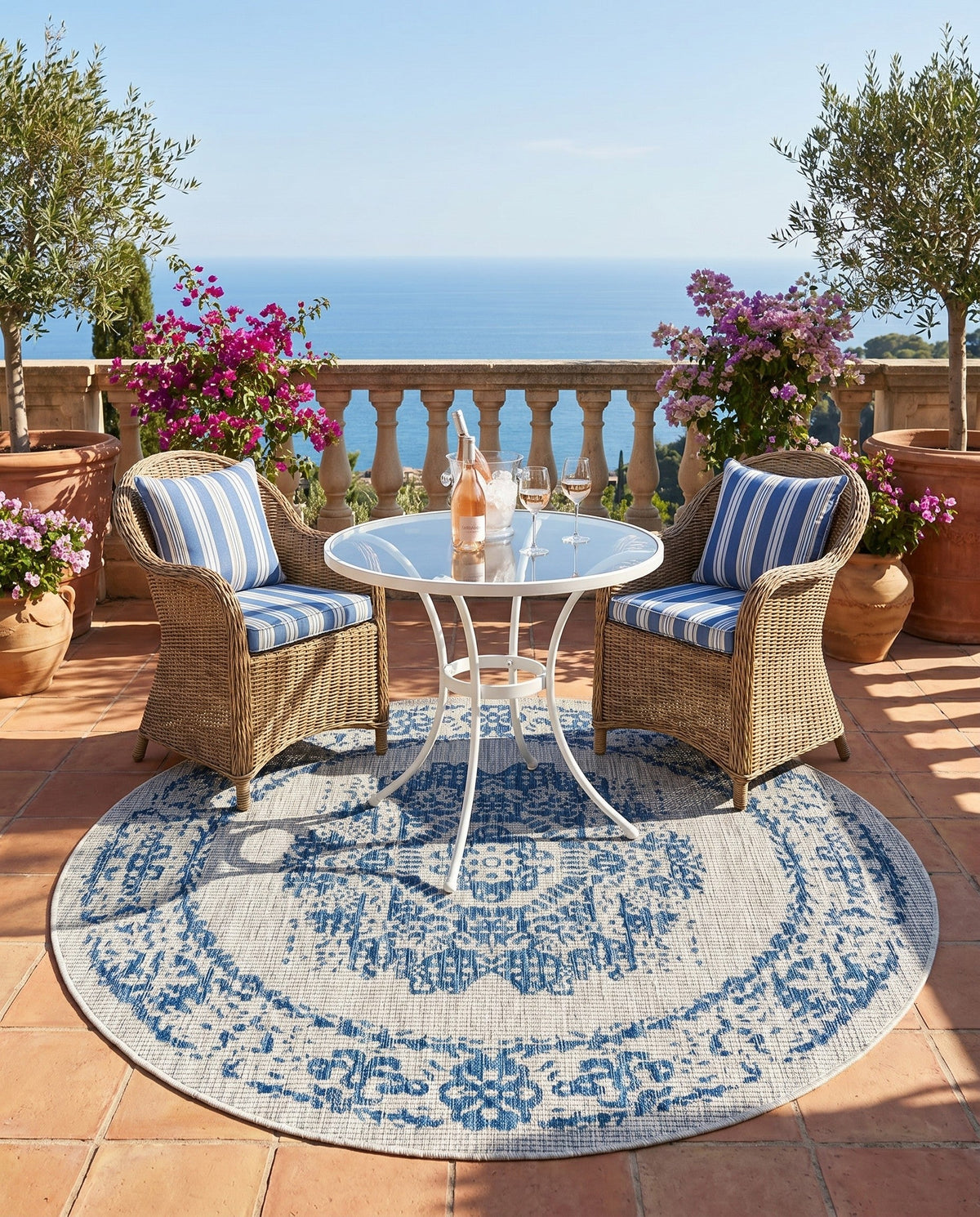 Patio Heritage Collection Area Rug - Savannah (Blue) Round Blue  lifestyle 84