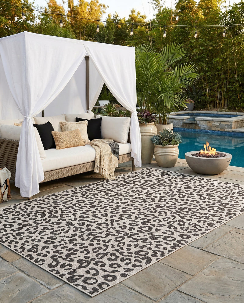 Savannah Escape Collection Area Rug -  Amazon (Light Gray) Rectangle Light Gray  lifestyle 4