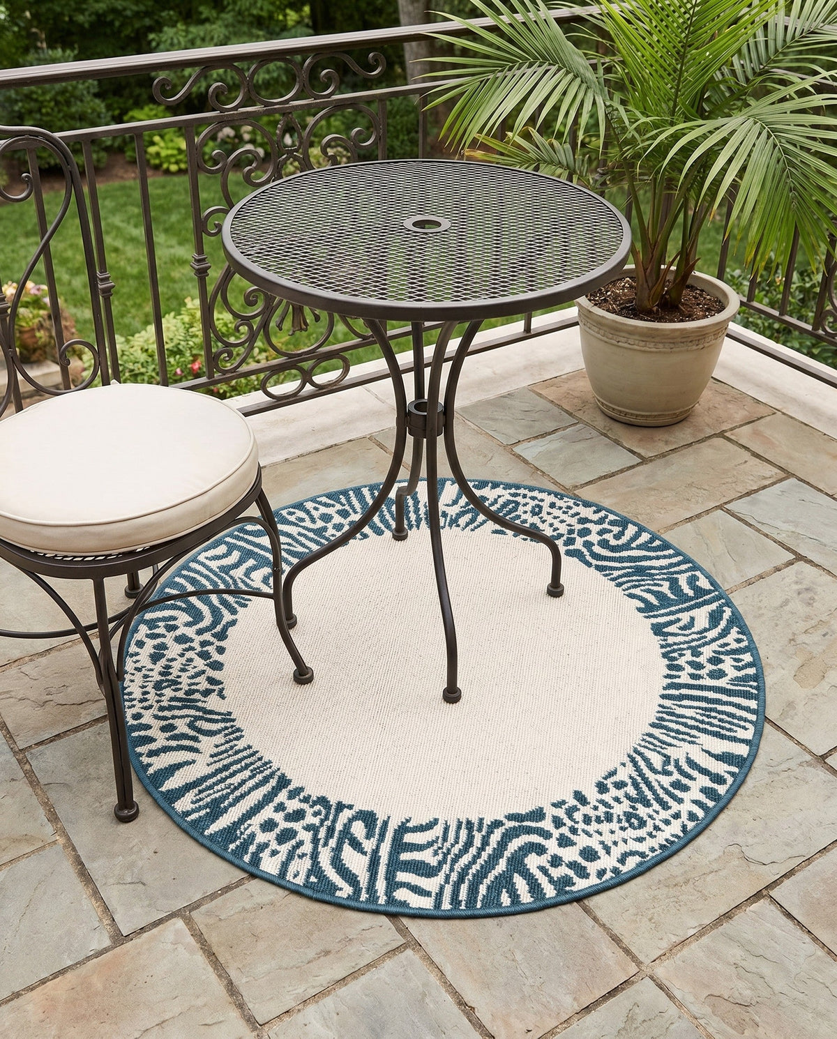 Savannah Escape Collection Area Rug - Serengeti Round Ivory  lifestyle 85