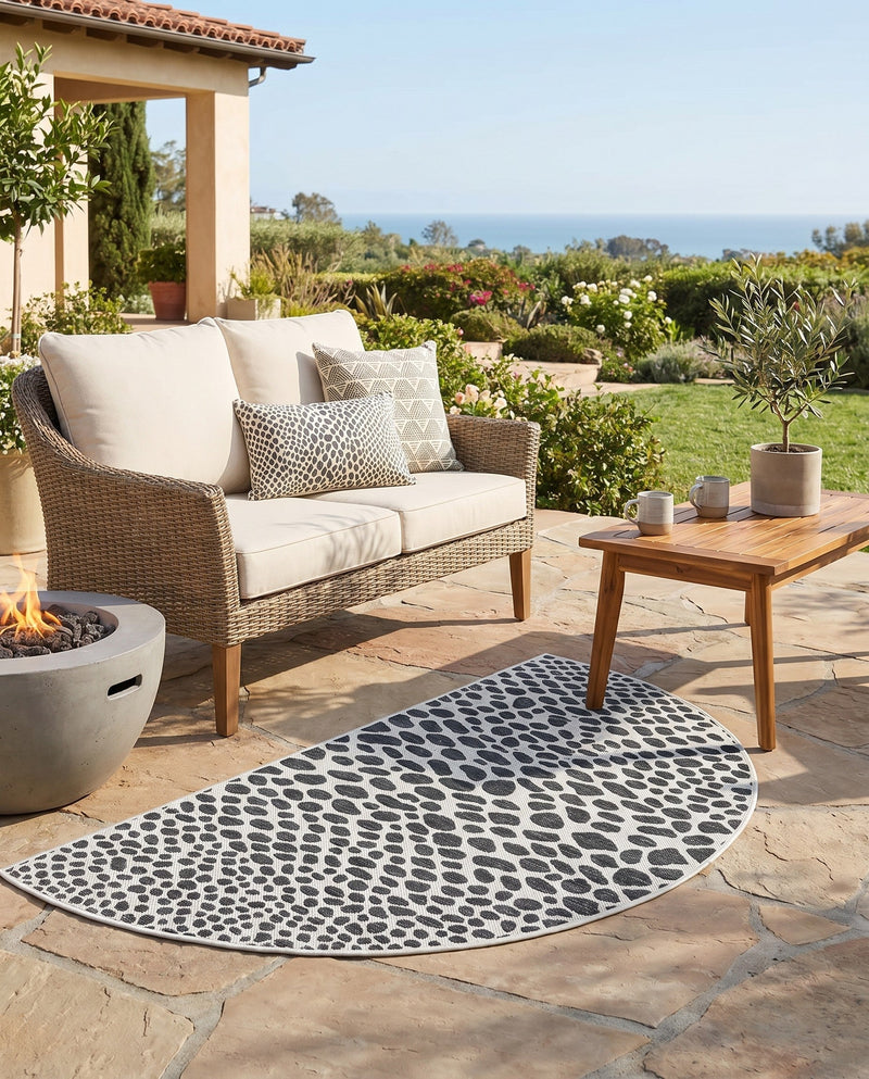 Urban Oasis Rugs Collection Area Rug -  Terrace (Black) Hearth Black  lifestyle 36