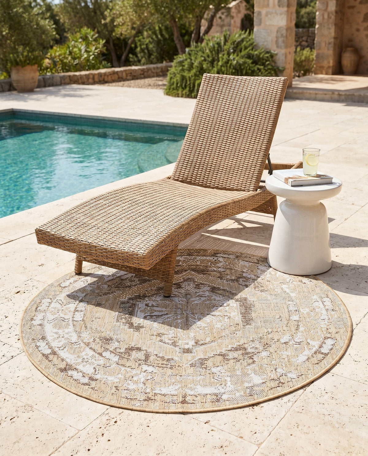 Patio Heritage Collection Area Rug -  Augusta (Natural) Round Natural  lifestyle 95