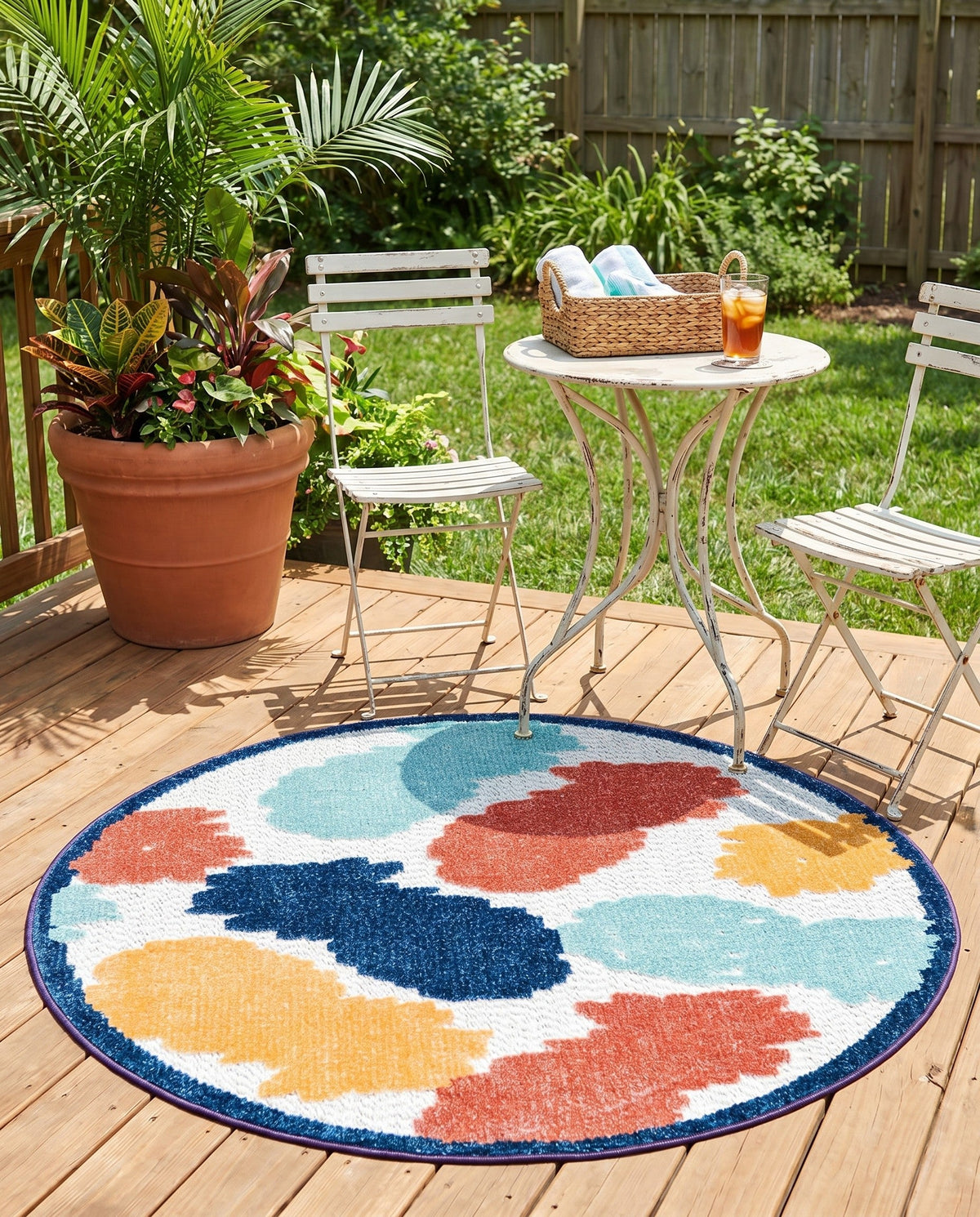 Caribbean Terrace Collection Area Rug -  Nevis Round White  lifestyle 111