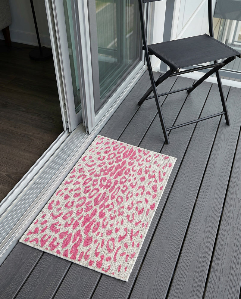 Savannah Escape Collection Area Rug - Serengeti Rectangle Pink Gray  lifestyle 68