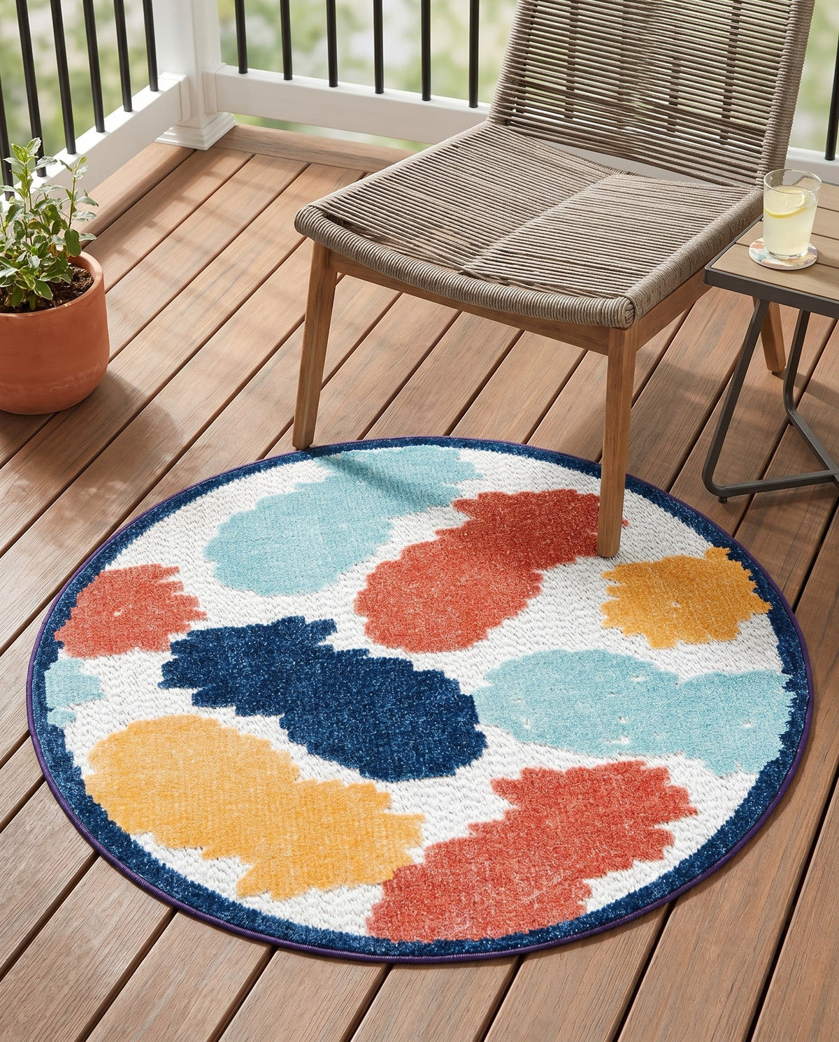 Caribbean Terrace Collection Area Rug -  Nevis Round White  lifestyle 112