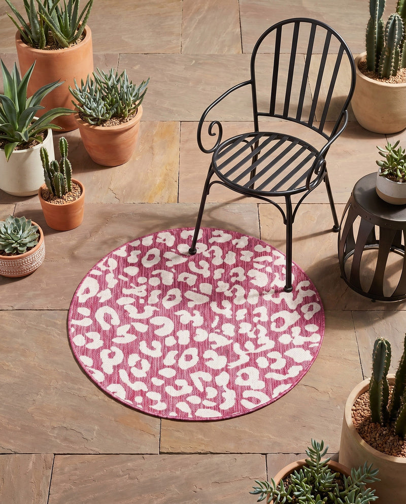 Savannah Escape Collection Area Rug -  Amazon (Magenta) Round Magenta  lifestyle 55