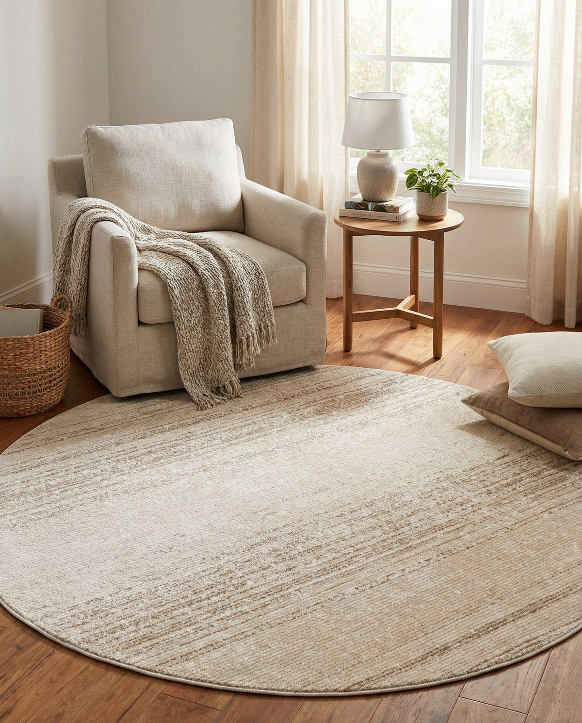 Jewel Oasis Collection Area Rug - Sapphire (Ivory) Round Ivory  lifestyle 153
