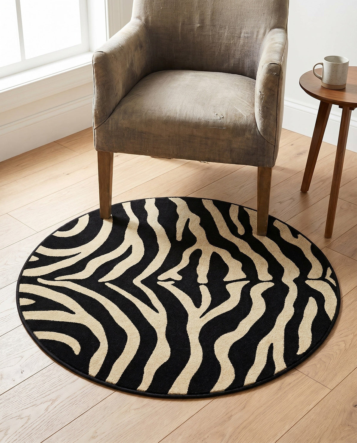 Savannah Sojourn Collection Area Rug -  Kilimanjaro Round Black  lifestyle 98
