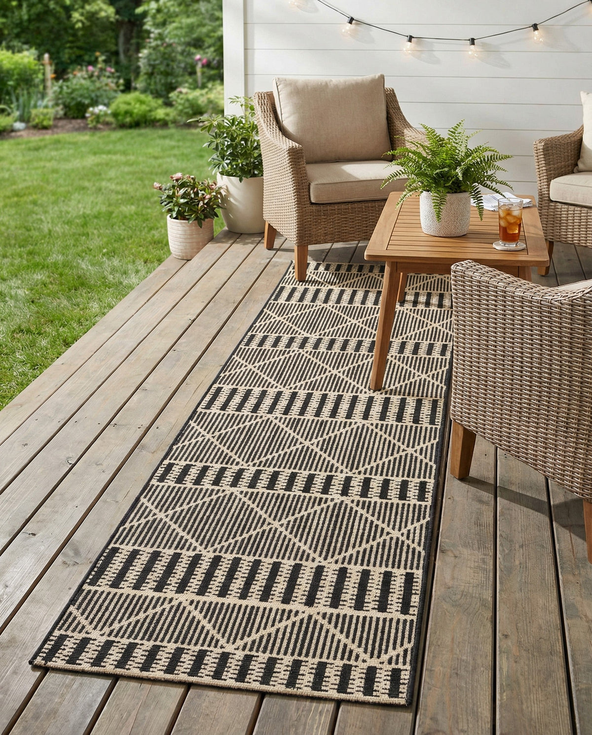 Savannah Pergola Collection Area Rug -  Glade Runner Black  lifestyle 150