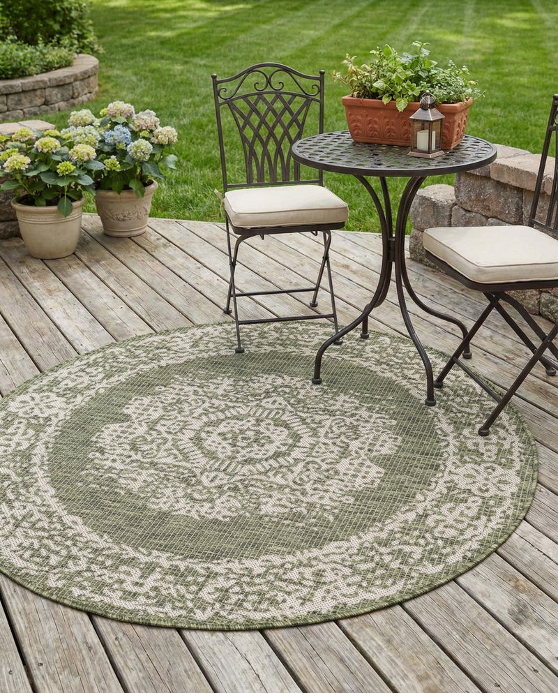Patio Heritage Collection Area Rug - Savannah (Green) Round Green  lifestyle 62