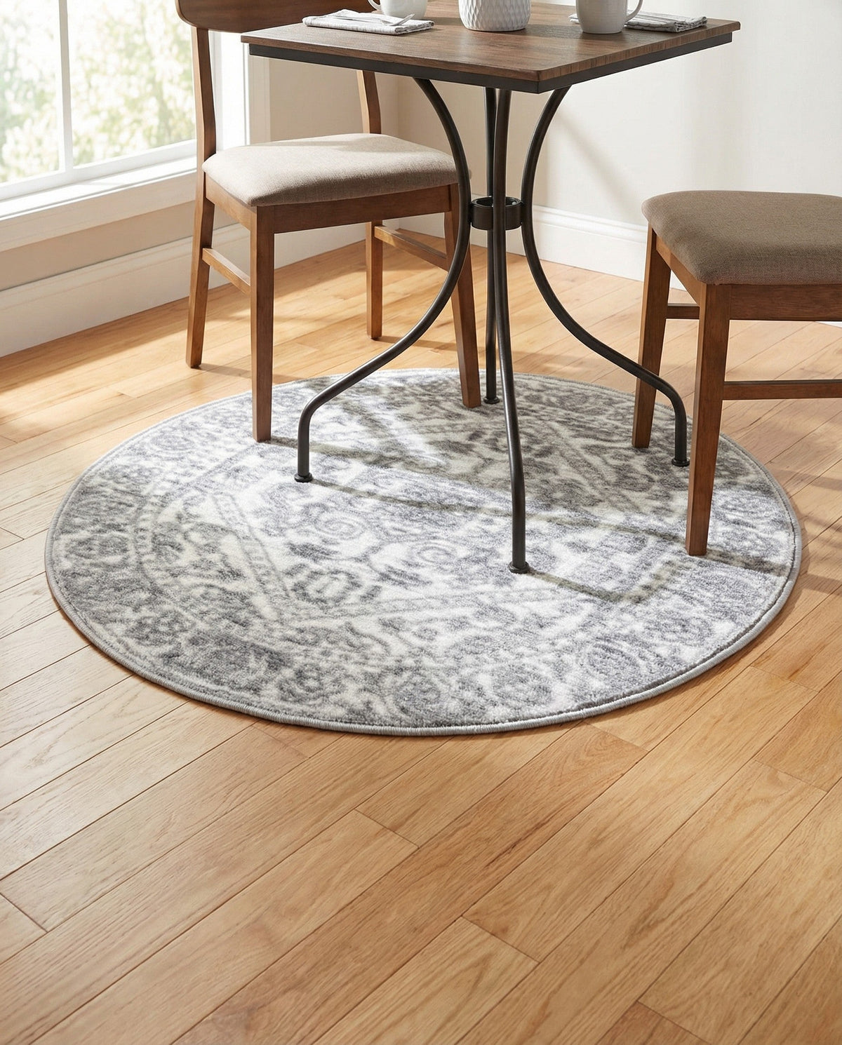 Charleston Elegance Collection Area Rug - Harborview Round White  lifestyle 164