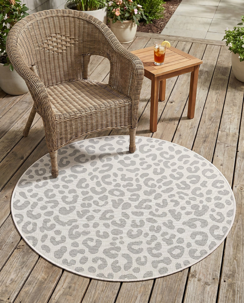 Savannah Escape Collection Area Rug -  Amazon (Ivory Gray) Round Ivory Gray  lifestyle 48